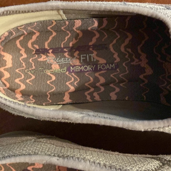 Skechers Women's sz 10 Relaxed Fit, Air Cooled Memory Foam Sneakers - Picture 8 of 11